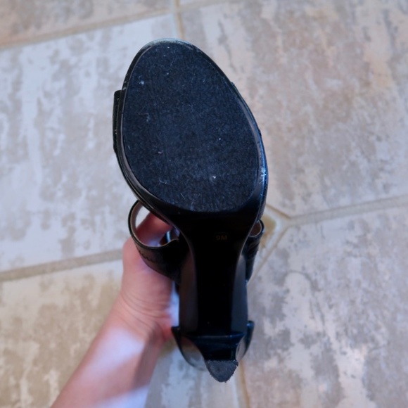 MICHAEL KORS Patent Leather Zip Heels Black EUC - Picture 9 of 9